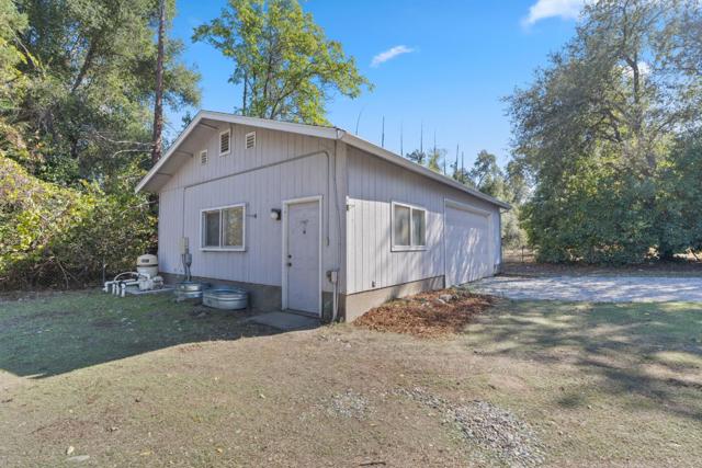 5367 Rosswood Lane, Redding CA: https://media.crmls.org/mediaz/a9f11b19-888b-45e1-8131-4bd487134ae5.jpg