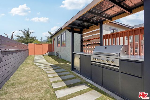 910 Arwin Street, Pasadena CA: https://media.crmls.org/mediaz/a9f147ef-45f9-4c6d-a149-837ff267cf8e.jpg