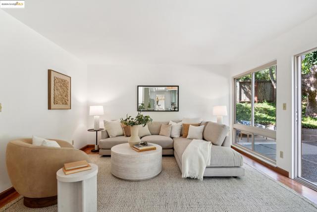 5821 Cold Water Dr, Castro Valley CA: https://media.crmls.org/mediaz/a9f1b840-7de2-4c1f-a1ea-04a46a33b654.jpg