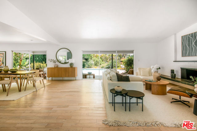 2700 Carmar Drive, Los Angeles CA: https://media.crmls.org/mediaz/a9f1f0fd-e06f-4010-a233-2eb48df254c1.jpg