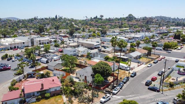 8787 Washington Avenue, La Mesa CA: https://media.crmls.org/mediaz/a9f28035-d3e4-4e81-b45e-7d90f4a36f49.jpg