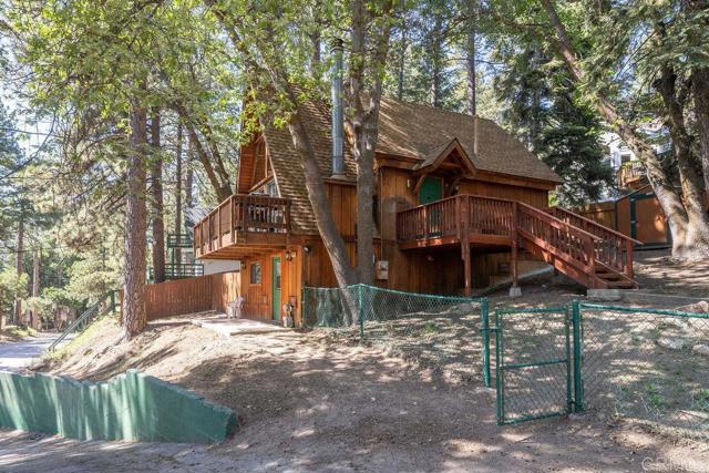Detail Gallery Image 2 of 40 For 31450 Oceanview Drive, Running Springs,  CA 92382 - 3 Beds | 2 Baths