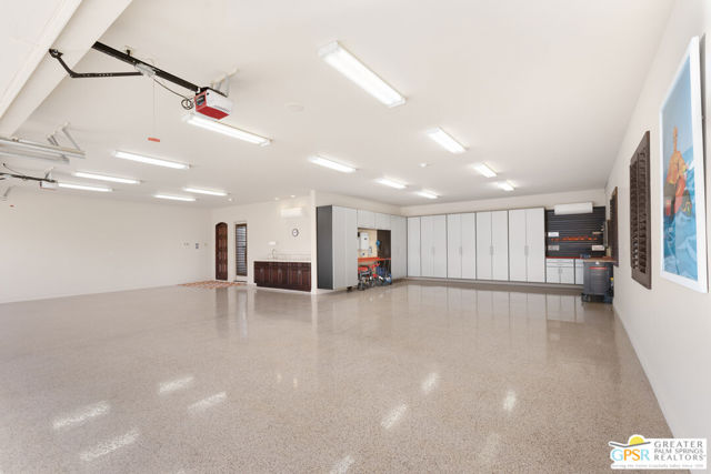 3 Coronado Court, Rancho Mirage CA: https://media.crmls.org/mediaz/a9f4156c-8046-42b1-88f4-290d6288fcae.jpg