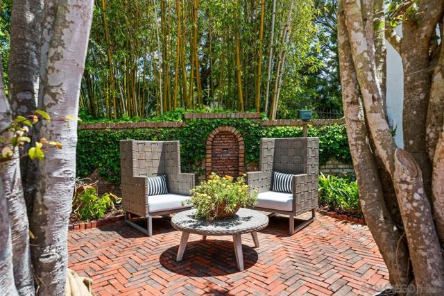 7316 Encelia Dr., La Jolla CA: https://media.crmls.org/mediaz/a9f62ad3-79ea-45a8-a16d-6affe57370c8.jpg