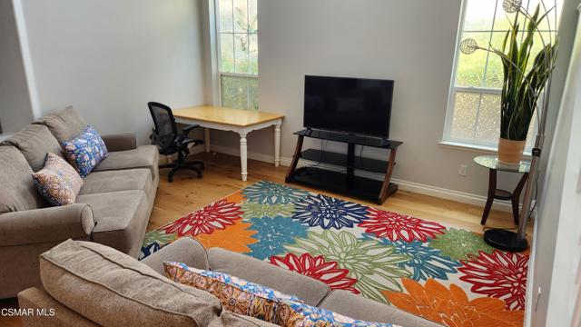 76 Boulder Creek Road, Simi Valley CA: https://media.crmls.org/mediaz/a9f665fd-e7ea-4eb1-87ad-1eac42dee9f7.jpg