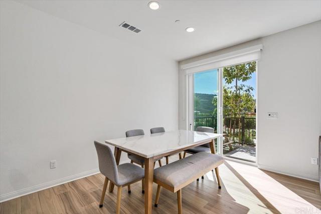 Detail Gallery Image 16 of 49 For 10427 Graphite St, Spring Valley,  CA 91977 - 3 Beds | 2/1 Baths