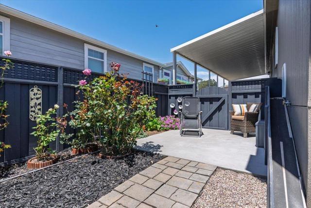 21 Primrose Street, Aptos CA: https://media.crmls.org/mediaz/a9f6b5ff-9440-4d20-b946-4c4c9a73f453.jpg