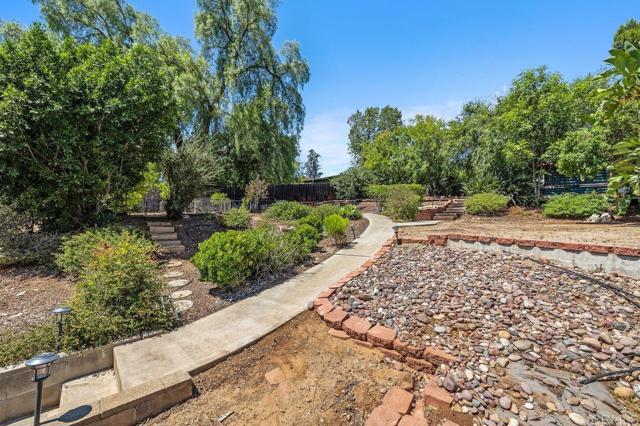10720 Eureka Rd, Spring Valley CA: https://media.crmls.org/mediaz/a9f76da3-18e3-4a45-80d8-2016873baedb.jpg