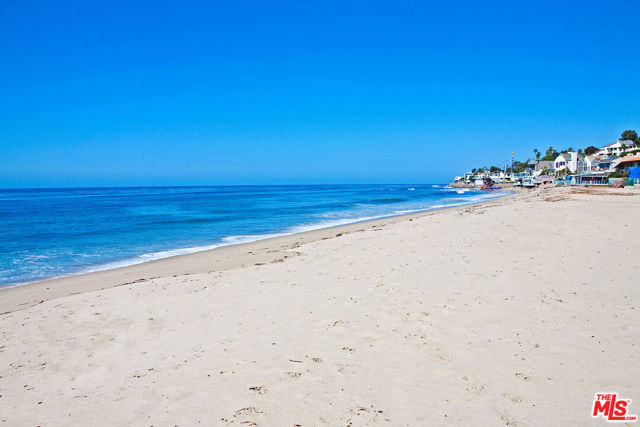 23754 MALIBU Road, Malibu CA: https://media.crmls.org/mediaz/a9f7b497-d3b5-484a-9e0f-7b76d23ad2f0.jpg