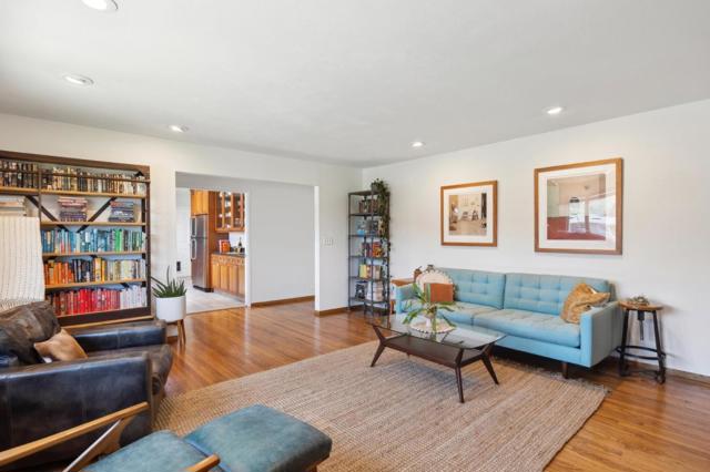 300 4th Street, Montara CA: https://media.crmls.org/mediaz/a9f8906d-c2d3-425d-954d-aed6ad314caf.jpg