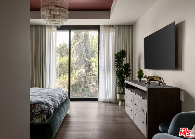 Image 5 of 34 For 8420 Sunset Boulevard 504