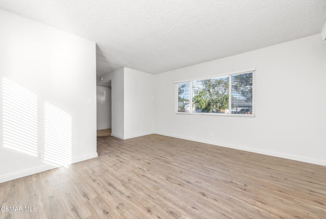 22002 Ybarra Road, Woodland Hills CA: https://media.crmls.org/mediaz/a9f9cd90-6d30-4c1d-bb62-d1694a48574e.jpg