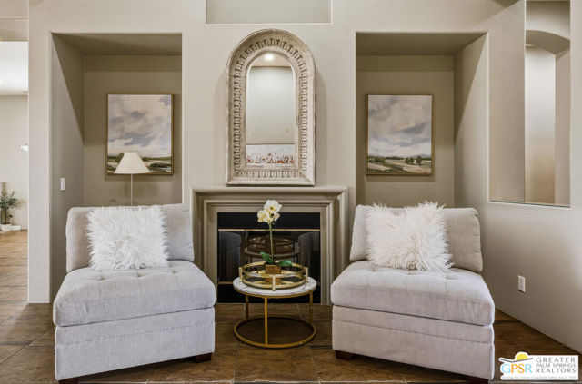 Image 5 of 39 For 2 Brentwood Way