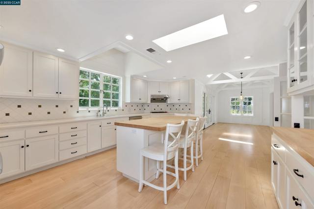 772 John Way, Lafayette CA: https://media.crmls.org/mediaz/a9fa69f0-ad71-4e6c-8a42-0e1226b32a22.jpg