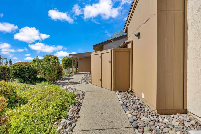 Detail Gallery Image 5 of 51 For 6050 Henderson #9,  La Mesa,  CA 91942 - 3 Beds | 2 Baths