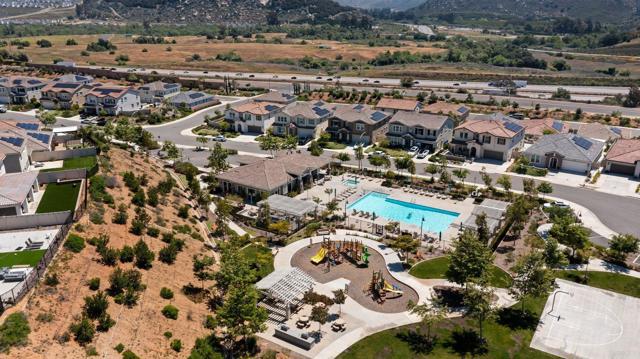Detail Gallery Image 4 of 42 For 4650 Silent Knoll Dr, Fallbrook,  CA 92028 - 4 Beds | 3 Baths