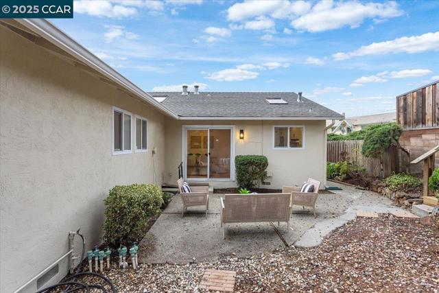 2326 Bramble Ct, Castro Valley CA: https://media.crmls.org/mediaz/a9fb1ac6-ad76-449e-aec2-d90c575f43e6.jpg