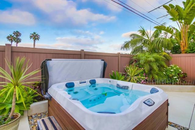 5380 Los Robles Drive, Carlsbad CA: https://media.crmls.org/mediaz/a9fb375f-110a-4152-ac50-b350af995e62.jpg