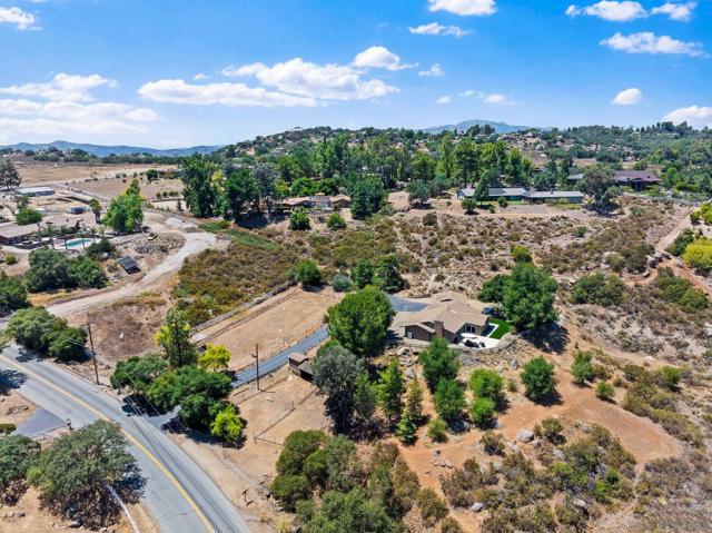 2686 Via Viejas, Alpine CA: https://media.crmls.org/mediaz/a9fb5b0a-0c07-48e5-b460-63778f1fd81a.jpg