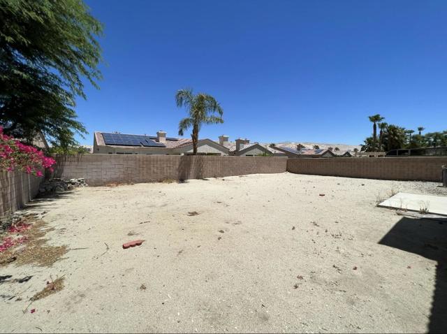 68392 Riviera Road, Cathedral City CA: https://media.crmls.org/mediaz/a9fb71bd-4c2f-4b44-aa72-135b25a5d24d.jpg