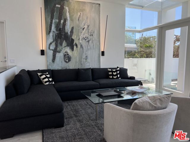 23754 MALIBU Road, Malibu CA: https://media.crmls.org/mediaz/a9fbdd76-dd7c-4450-97cf-db7a93f5e7e6.jpg