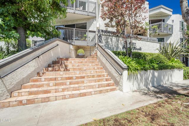 Detail Gallery Image 9 of 33 For 8577 Rugby Dr #108,  West Hollywood,  CA 90069 - 2 Beds | 2 Baths