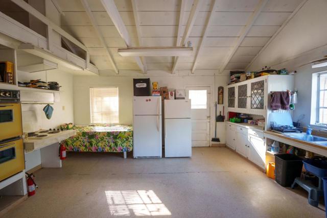 47275 Arroyo Seco Road, Greenfield CA: https://media.crmls.org/mediaz/a9fc9596-e69c-435d-8158-387f9009b0ea.jpg