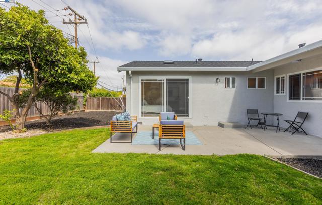 4227 Becerra Dr, Fremont CA: https://media.crmls.org/mediaz/a9fca330-3b67-43f9-b84f-5b02f4965a5d.jpg