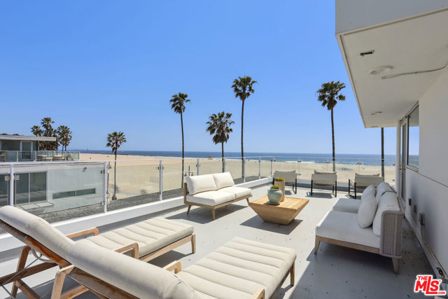 619 Ocean Front Walk, Venice, California 90291, 8 Bedrooms Bedrooms, ,8 BathroomsBathrooms,Condominium,For Sale,Ocean Front,24402545