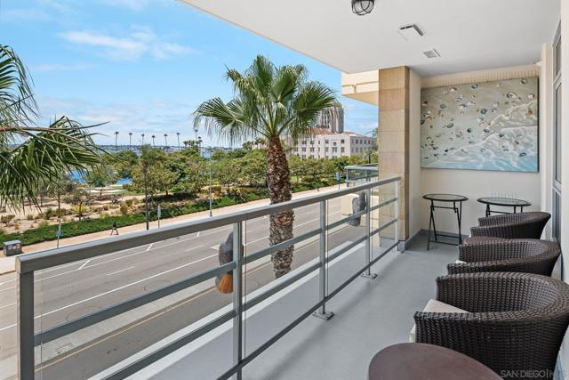 1431 Pacific Hwy, San Diego CA: https://media.crmls.org/mediaz/a9fd0310-1605-4ce2-9a9e-b90afbcd944d.jpg