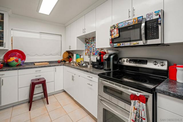 Image 17 of 33 For 2540 Clairemont Dr  307