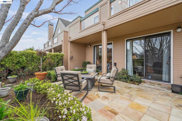 Image 20 of 44 For 9 Regulus Court