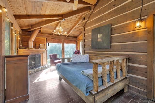 3131 Pera Alta Dr, Julian CA: https://media.crmls.org/mediaz/a9ff8e61-cb6b-429c-af17-431c582301e2.jpg