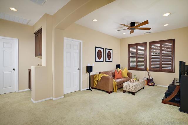 12647 Westly Ln, San Diego CA: https://media.crmls.org/mediaz/a9ffd79d-a56b-4676-b9df-3c5d6ffb742c.jpg