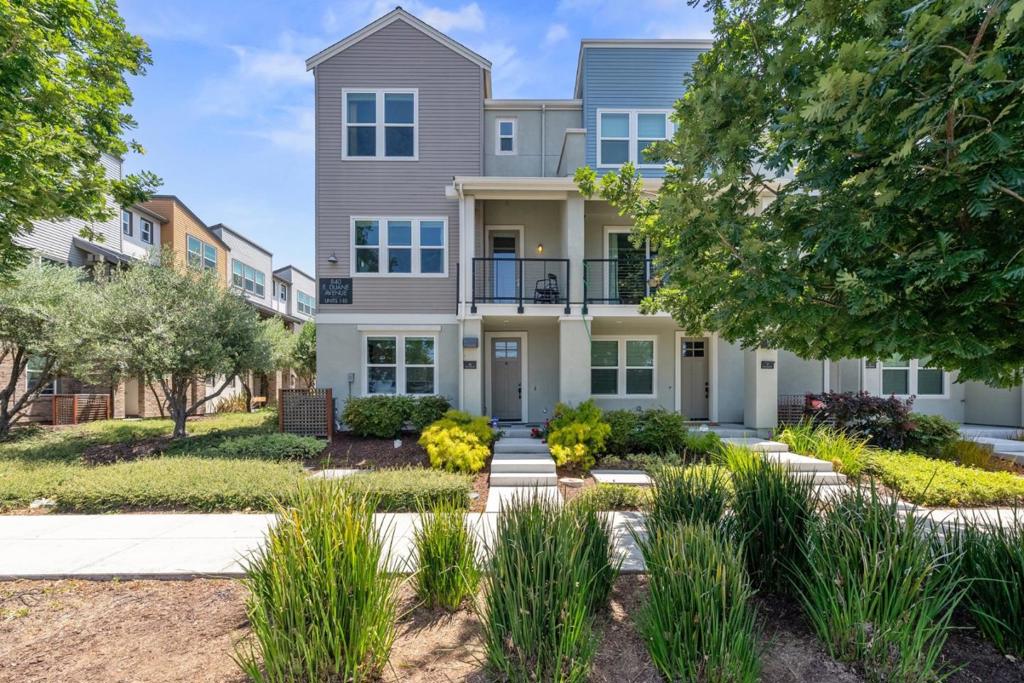 840 E Duane Avenue #10