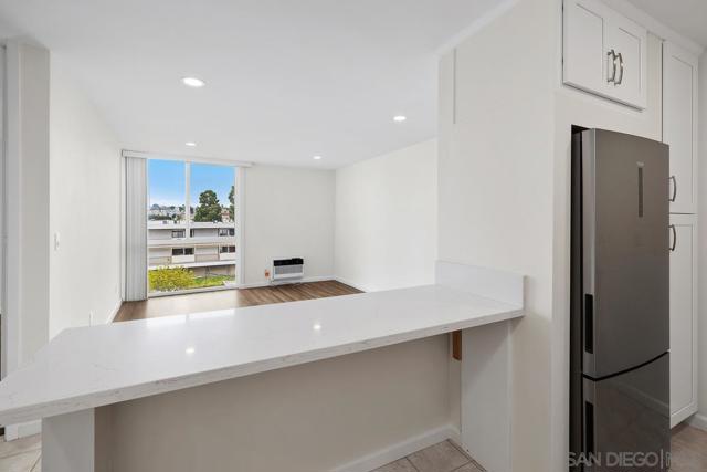 3050 Rue Dorleans, San Diego CA: https://media.crmls.org/mediaz/aa00c4a7-71ec-40cd-b3ae-cfbcf0d6c6fd.jpg