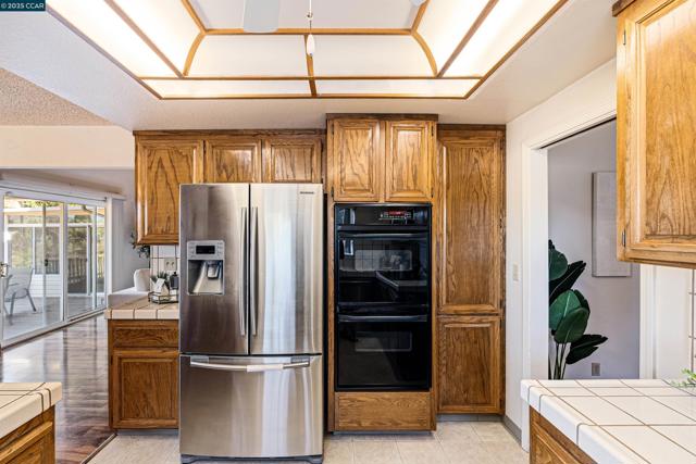 5200 Myrtle Dr, Concord CA: https://media.crmls.org/mediaz/aa012f48-0519-463c-ae11-80ca94ef951b.jpg