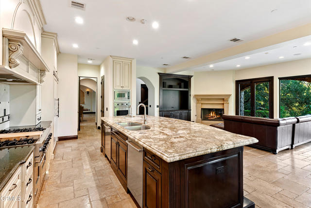 Kitchen-021-063-4176x2784