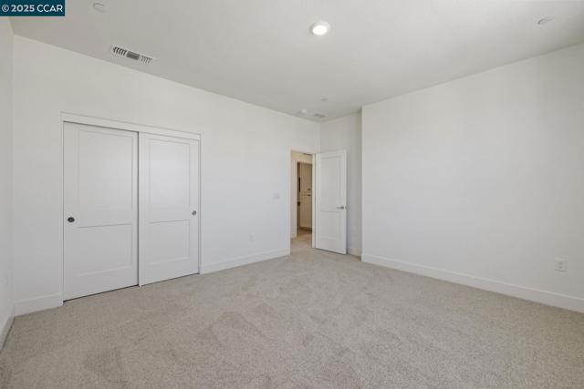 8121 Vessel Way, Sacramento CA: https://media.crmls.org/mediaz/aa01cc6e-34ba-4df2-98a7-8b10b2d08c8e.jpg