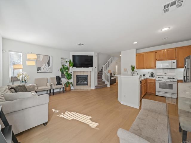 Detail Gallery Image 13 of 40 For 3416 Paseo De Fuentes, National City,  CA 91950 - 3 Beds | 2/1 Baths