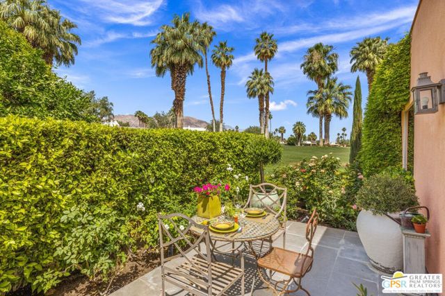 47425 Medina Drive, Palm Desert CA: https://media.crmls.org/mediaz/aa03bd42-aca0-463c-a753-adc4726269c9.jpg