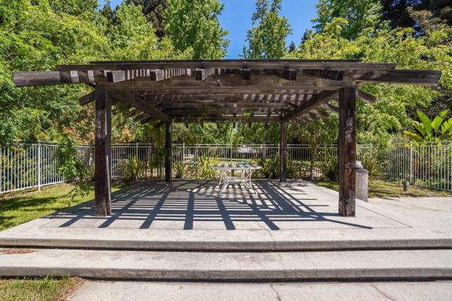 821 Whitehall Lane, Redwood City CA: https://media.crmls.org/mediaz/aa04030a-9c6c-4f37-b3d0-4011b7fb9c79.jpg