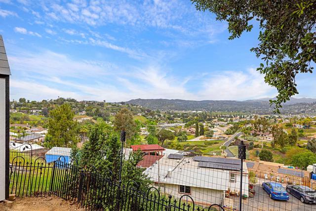 9100 Single Oak Dr, Lakeside CA: https://media.crmls.org/mediaz/aa05039e-204c-4030-987f-47689bc7598e.jpg
