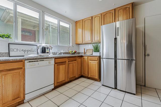 767 Beechwood Drive, Daly City CA: https://media.crmls.org/mediaz/aa05b217-952d-4f05-a84e-17921363d6dd.jpg