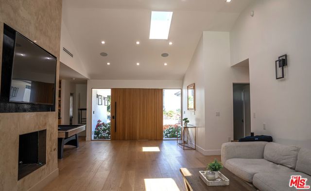 11848 Bel Terrace, Los Angeles CA: https://media.crmls.org/mediaz/aa060021-bc9b-40dd-8df5-77067a432482.jpg