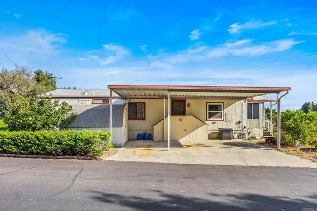 28890 Lilac Road, Valley Center CA: https://media.crmls.org/mediaz/aa060e02-9e82-4a3f-91bb-8ff9736c9744.jpg