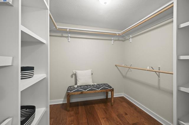 2175 Whyte Park Ave, Walnut Creek CA: https://media.crmls.org/mediaz/aa06130b-1c49-4057-b288-c4a4e56fee99.jpg
