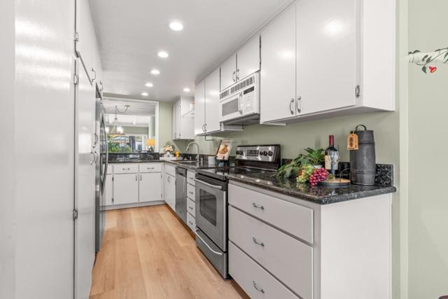 6139 Montgomery Place, San Jose CA: https://media.crmls.org/mediaz/aa064b87-b1fd-41fe-9732-ea6c02174b40.jpg