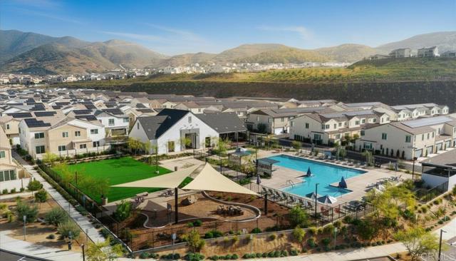 355 CITRINE TRAIL, Fallbrook CA: https://media.crmls.org/mediaz/aa065406-3b35-422b-99c8-171dda11a8d9.jpg