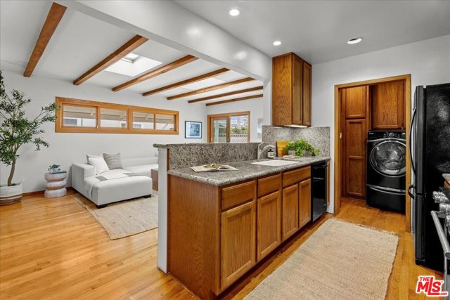 1620 18th Street, Manhattan Beach CA: https://media.crmls.org/mediaz/aa0703cd-c12e-41f2-9b45-126af38de6a4.jpg